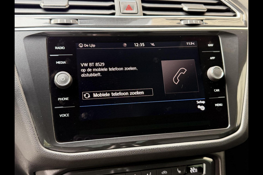 Volkswagen Tiguan 1.4 TSI R-line Handgeschakeld | Half/leer | R-line stuurwiel | LED verlichting | Stoelverwarming | Zwarte hemelbekleding | Apple