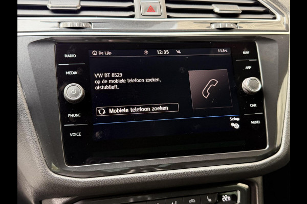 Volkswagen Tiguan 1.4 TSI R-line Handgeschakeld | Half/leer | R-line stuurwiel | LED verlichting | Stoelverwarming | Zwarte hemelbekleding | Apple