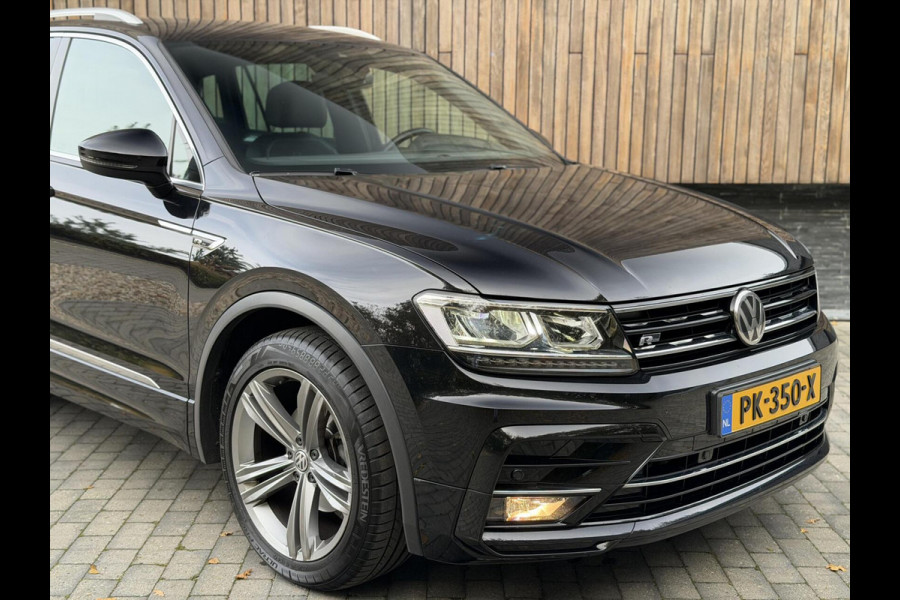 Volkswagen Tiguan 1.4 TSI R-line Handgeschakeld | Half/leer | R-line stuurwiel | LED verlichting | Stoelverwarming | Zwarte hemelbekleding | Apple