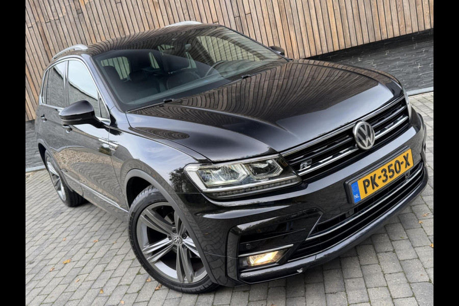 Volkswagen Tiguan 1.4 TSI R-line Handgeschakeld | Half/leer | R-line stuurwiel | LED verlichting | Stoelverwarming | Zwarte hemelbekleding | Apple