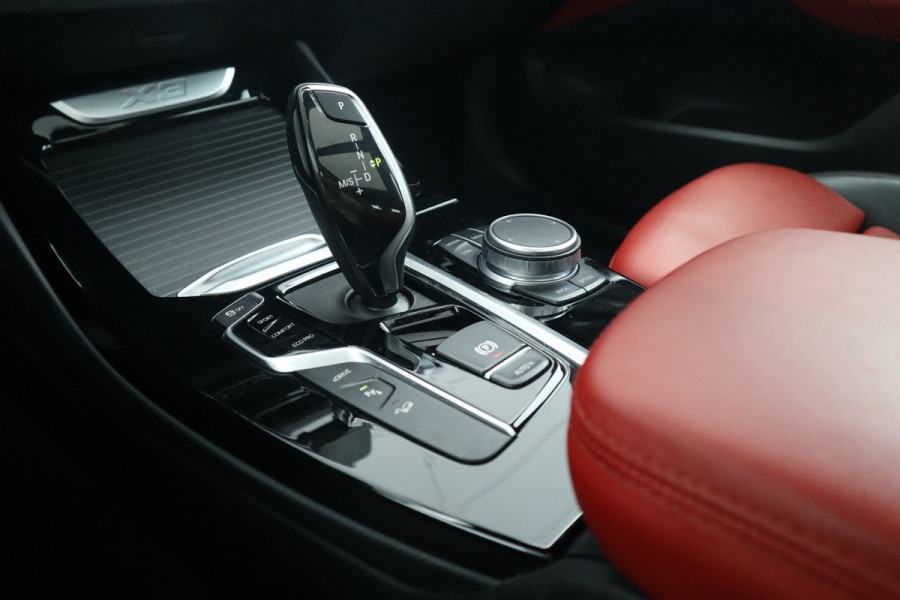 BMW X3 xDrive30e High Executive Individual / Pano / 21inch / Harman Kardon / Trekhaak /