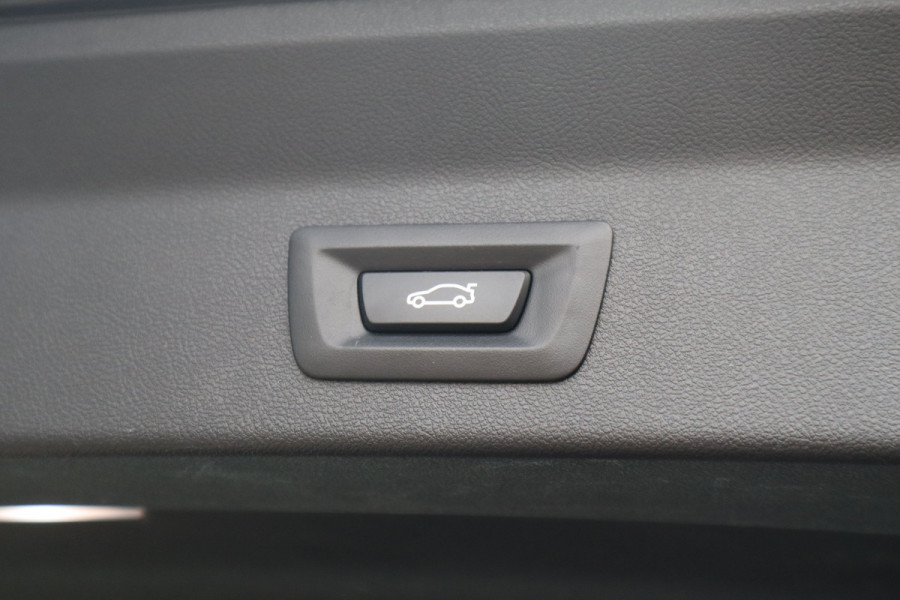 BMW X3 xDrive30e High Executive Individual / Pano / 21inch / Harman Kardon / Trekhaak /