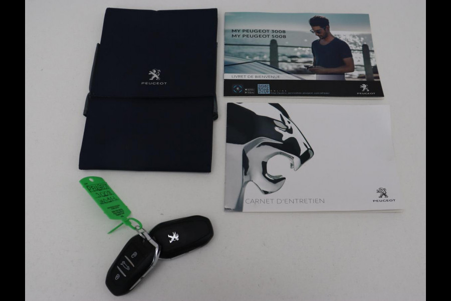 Peugeot 3008 1.6 HYbrid 225 Allure | Carplay | Half leder | Navigatie | Camera | Full LED | Keyless | Bluetooth | Park Assist | Getint glas | Cruise control | Climate control | PHEV | Plug In