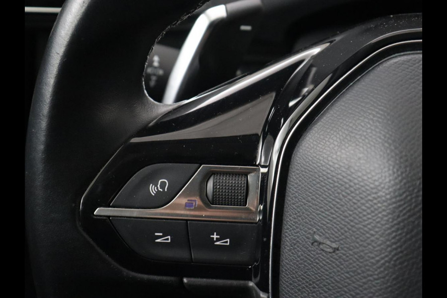 Peugeot 3008 1.6 HYbrid 225 Allure | Carplay | Half leder | Navigatie | Camera | Full LED | Keyless | Bluetooth | Park Assist | Getint glas | Cruise control | Climate control | PHEV | Plug In