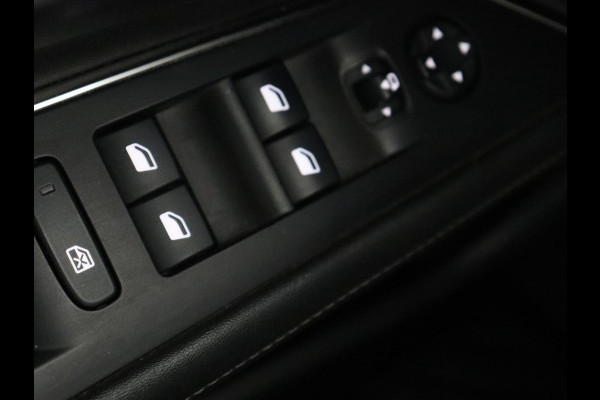 Peugeot 3008 1.6 HYbrid 225 Allure | Carplay | Half leder | Navigatie | Camera | Full LED | Keyless | Bluetooth | Park Assist | Getint glas | Cruise control | Climate control | PHEV | Plug In