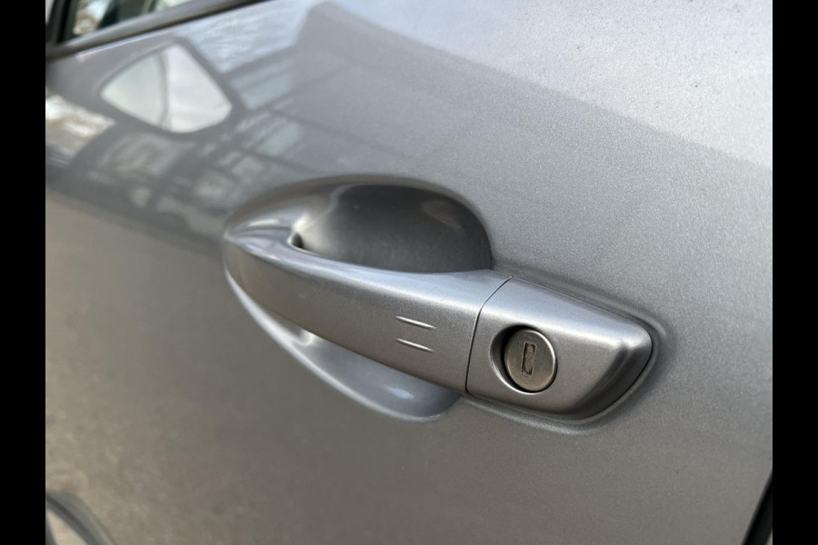 Peugeot 5008 1.5 BlueHDI Allure Pack Business NIEUW MODEL | 7-Persoons | Adaptive Cruise | Elektrische Klep | Keyless Start | Stoelverwarming | Dealeronderhouden | 12 mnd BOVAG Garantie