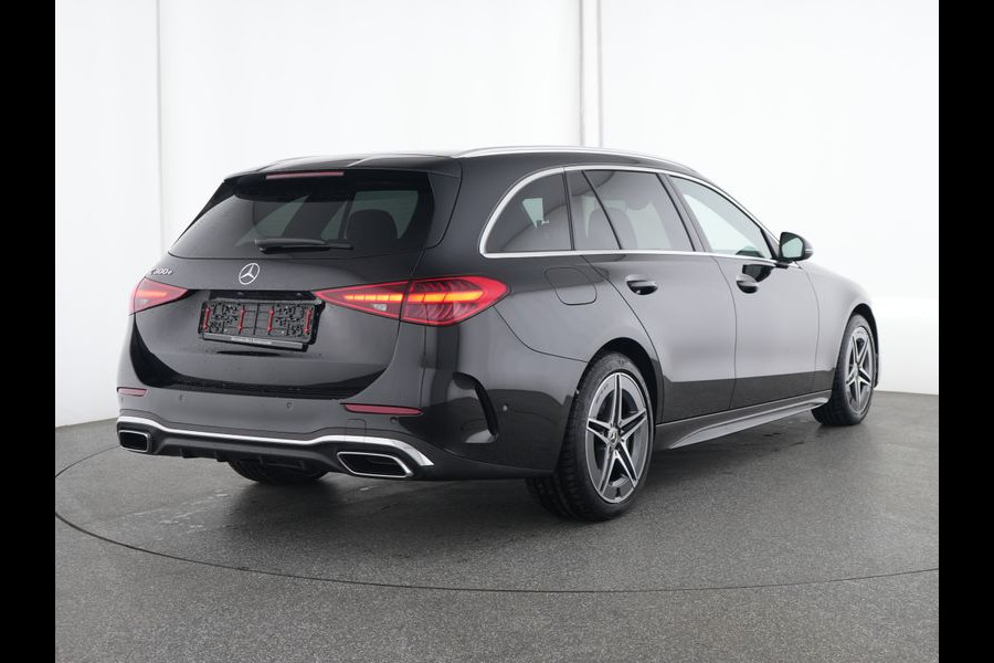 Mercedes-Benz C-Klasse Estate 300 e AMG Plug-In Hybride AMG Line | Trekhaak | Panorama Schuif-Kanteldak | Digital Licht | Rijassistentiepakket Plus incl. PRE-SAFE Inclusief 24 maanden MB Certified garantie voor Europa.