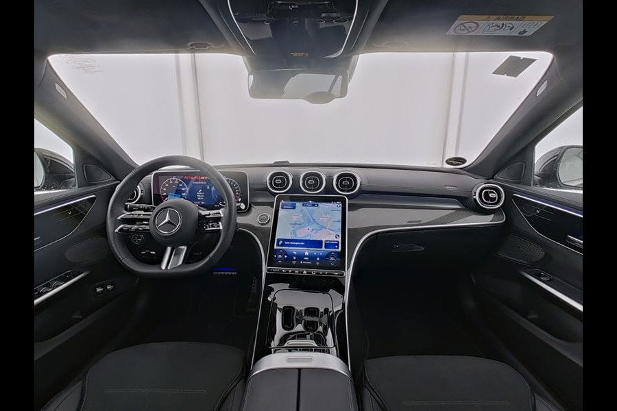 Mercedes-Benz C-Klasse Estate 300 e AMG Plug-In Hybride AMG Line | Trekhaak | Panorama Schuif-Kanteldak | Digital Licht | Rijassistentiepakket Plus incl. PRE-SAFE Inclusief 24 maanden MB Certified garantie voor Europa.