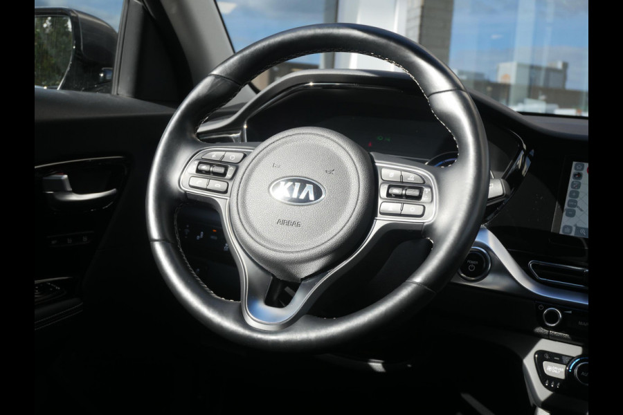 Kia e-Niro ExecutiveLine 64 kWh | 3Fase | Cruise | Clima | Carplay | Navi | stoelverwarming-ventilatie |