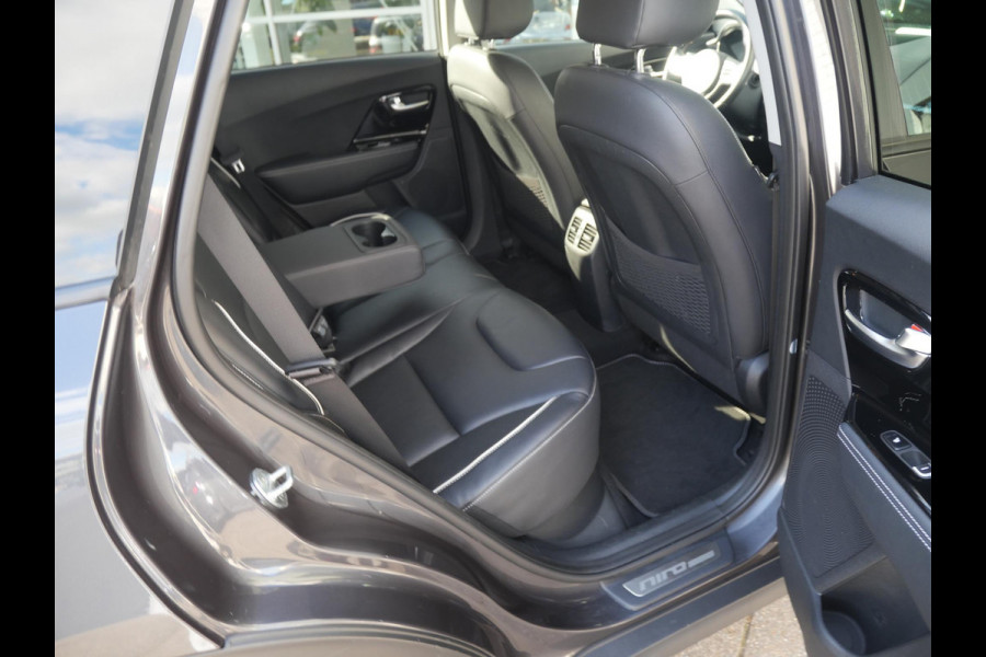 Kia e-Niro ExecutiveLine 64 kWh | 3Fase | Cruise | Clima | Carplay | Navi | stoelverwarming-ventilatie |