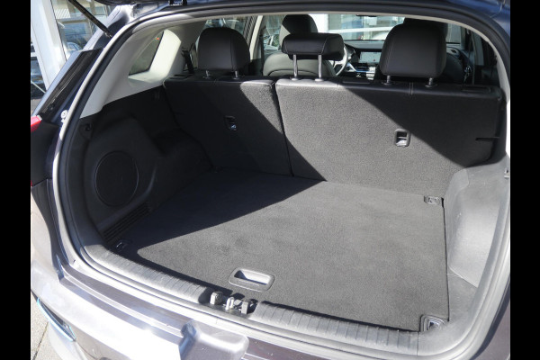 Kia e-Niro ExecutiveLine 64 kWh | 3Fase | Cruise | Clima | Carplay | Navi | stoelverwarming-ventilatie |