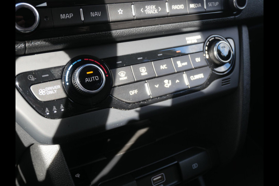 Kia e-Niro ExecutiveLine 64 kWh | 3Fase | Cruise | Clima | Carplay | Navi | stoelverwarming-ventilatie |