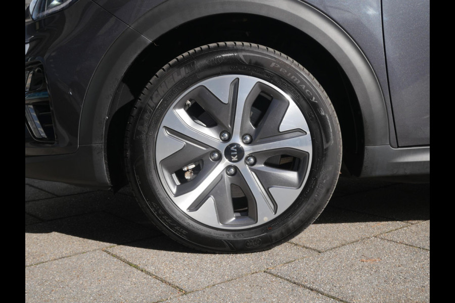 Kia e-Niro ExecutiveLine 64 kWh | 3Fase | Cruise | Clima | Carplay | Navi | stoelverwarming-ventilatie |