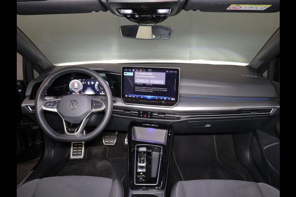 Volkswagen Golf 1.5 eHybrid 50 Edition 204 pk Automaat (DSG) | Verlengde garantie | Navigatie | Parkeersensoren | Achteruitrijcamera | Stoelverwarming | Adaptieve cruise control |