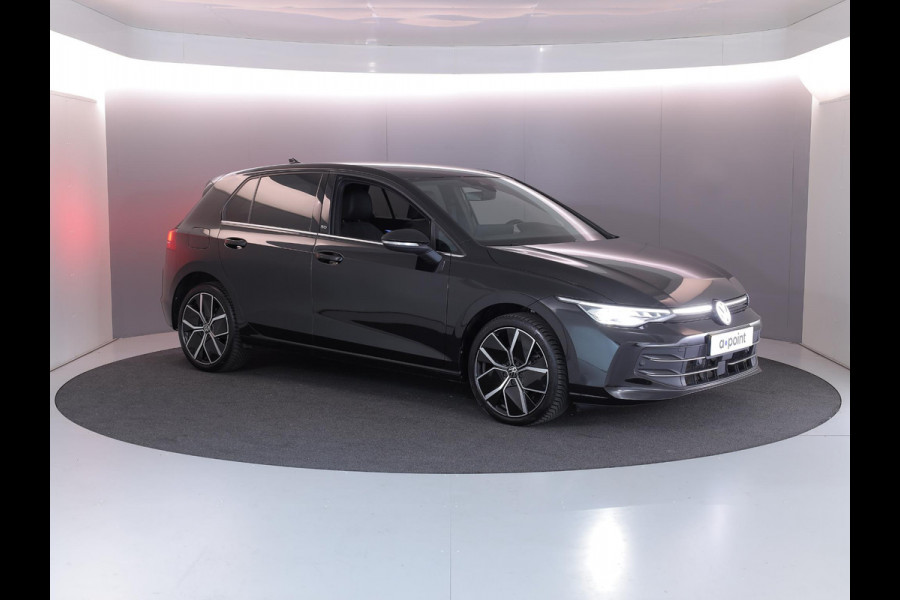 Volkswagen Golf 1.5 eHybrid 50 Edition 204 pk Automaat (DSG) | Verlengde garantie | Navigatie | Parkeersensoren | Achteruitrijcamera | Stoelverwarming | Adaptieve cruise control |