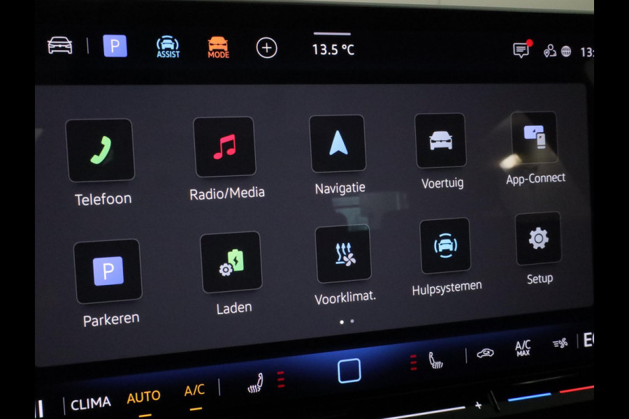 Volkswagen Golf 1.5 eHybrid 50 Edition 204 pk Automaat (DSG) | Verlengde garantie | Navigatie | Parkeersensoren | Achteruitrijcamera | Stoelverwarming | Adaptieve cruise control |