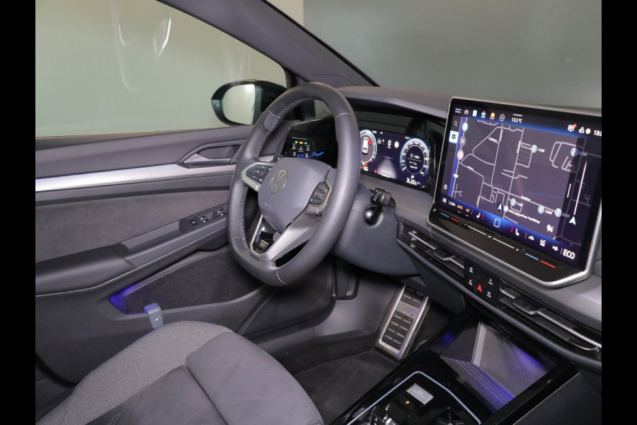 Volkswagen Golf 1.5 eHybrid 50 Edition 204 pk Automaat (DSG) | Verlengde garantie | Navigatie | Parkeersensoren | Achteruitrijcamera | Stoelverwarming | Adaptieve cruise control |