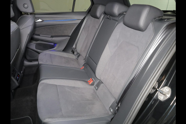 Volkswagen Golf 1.5 eHybrid 50 Edition 204 pk Automaat (DSG) | Verlengde garantie | Navigatie | Parkeersensoren | Achteruitrijcamera | Stoelverwarming | Adaptieve cruise control |