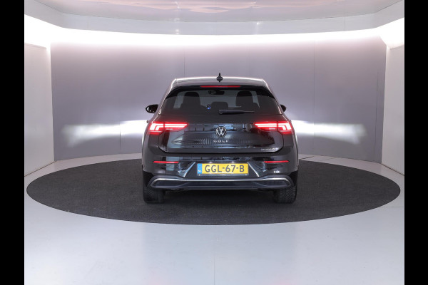 Volkswagen Golf 1.5 eHybrid 50 Edition 204 pk Automaat (DSG) | Verlengde garantie | Navigatie | Parkeersensoren | Achteruitrijcamera | Stoelverwarming | Adaptieve cruise control |