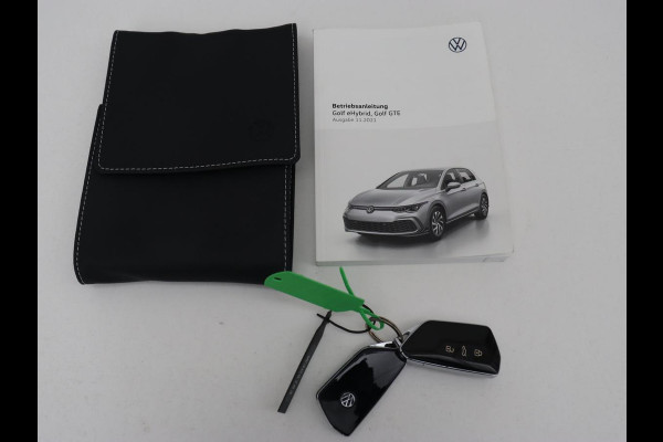 Volkswagen Golf 1.4 eHybrid GTE | Stoelverwarming | Camera | Adaptive cruise | Sfeerverlichting | Navigatie | Sportstoelen | Full LED | Climate control | Parkeerhulp | PHEV | Plug In