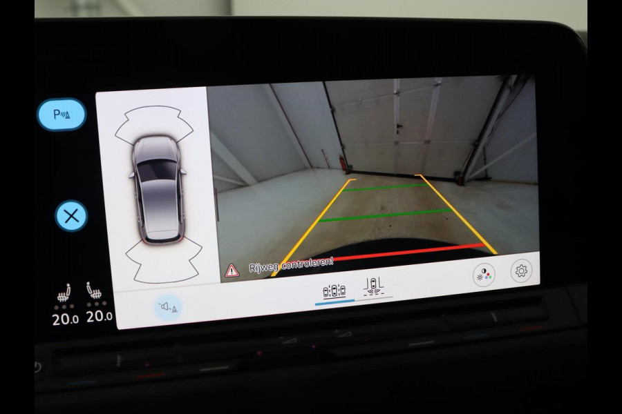 Volkswagen Golf 1.4 eHybrid GTE | Stoelverwarming | Camera | Adaptive cruise | Sfeerverlichting | Navigatie | Sportstoelen | Full LED | Climate control | Parkeerhulp | PHEV | Plug In