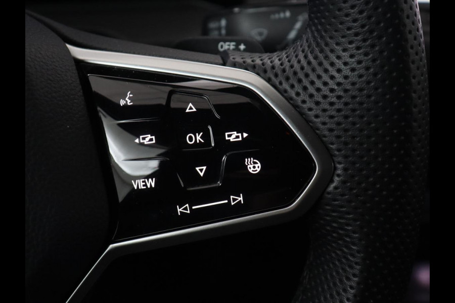 Volkswagen Golf 1.4 eHybrid GTE | Stoelverwarming | Camera | Adaptive cruise | Sfeerverlichting | Navigatie | Sportstoelen | Full LED | Climate control | Parkeerhulp | PHEV | Plug In