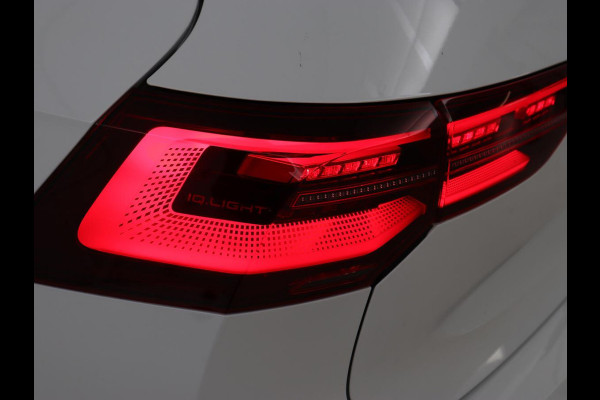 Volkswagen Golf 1.4 eHybrid GTE | Stoelverwarming | Camera | Adaptive cruise | Sfeerverlichting | Navigatie | Sportstoelen | Full LED | Climate control | Parkeerhulp | PHEV | Plug In