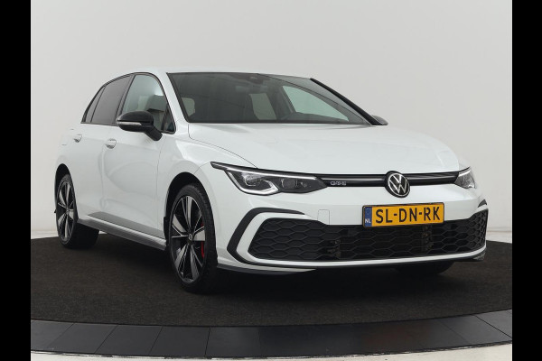 Volkswagen Golf 1.4 eHybrid GTE | Stoelverwarming | Camera | Adaptive cruise | Sfeerverlichting | Navigatie | Sportstoelen | Full LED | Climate control | Parkeerhulp | PHEV | Plug In