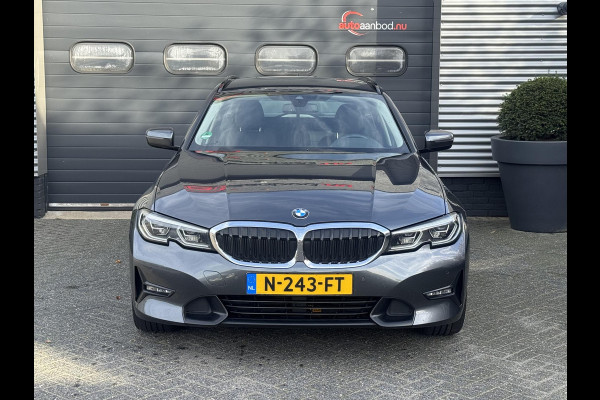 BMW 3 Serie Touring 320d Business Edition Plus | Navigatie | Lederen Bekleding | M-Sport Stuur | DAB |