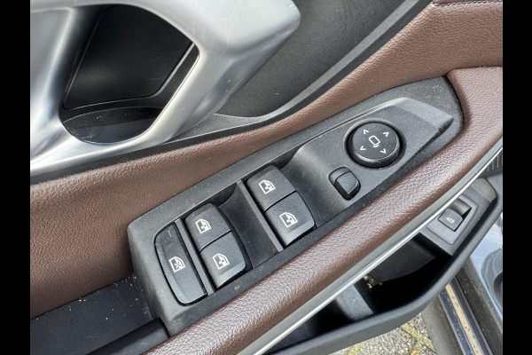 BMW 3 Serie Touring 320d Business Edition Plus | Navigatie | Lederen Bekleding | M-Sport Stuur | DAB |