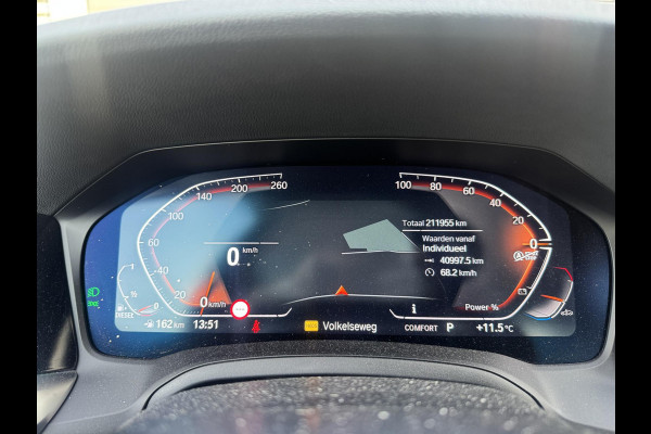 BMW 3 Serie Touring 320d Business Edition Plus | Navigatie | Lederen Bekleding | M-Sport Stuur | DAB |