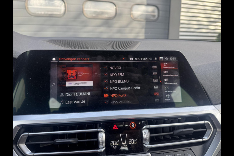 BMW 3 Serie Touring 320d Business Edition Plus | Navigatie | Lederen Bekleding | M-Sport Stuur | DAB |