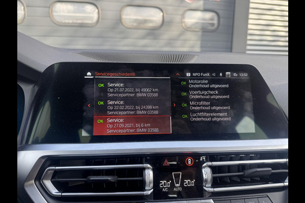 BMW 3 Serie Touring 320d Business Edition Plus | Navigatie | Lederen Bekleding | M-Sport Stuur | DAB |