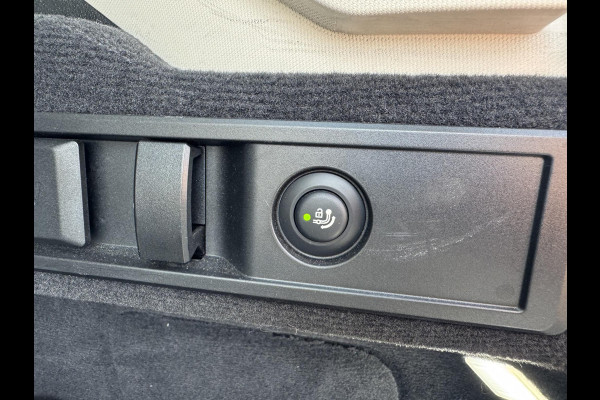 BMW 3 Serie Touring 320d Business Edition Plus | Navigatie | Lederen Bekleding | M-Sport Stuur | DAB |