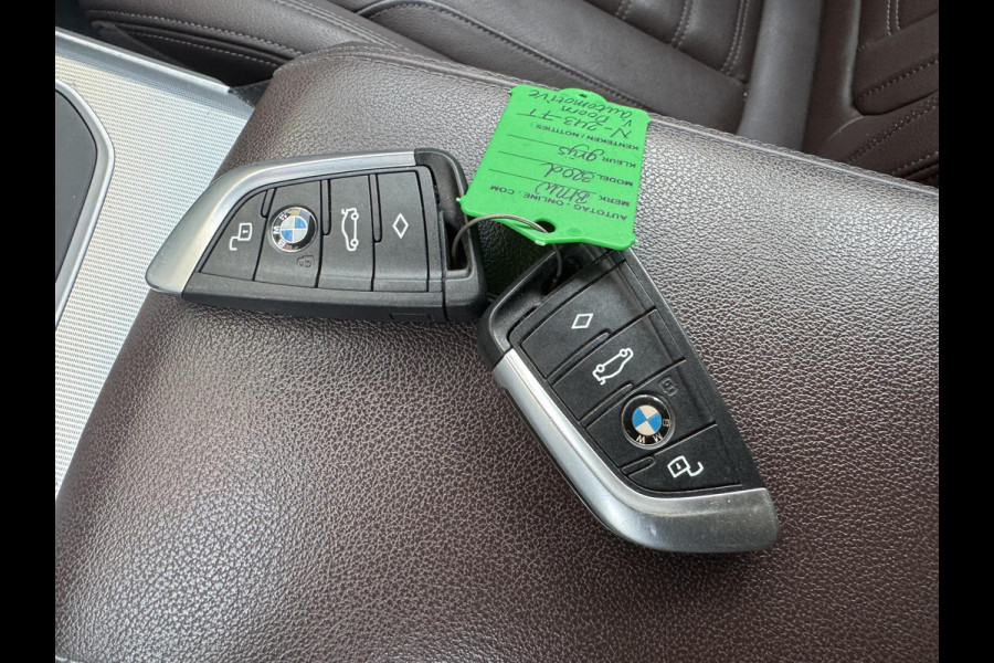 BMW 3 Serie Touring 320d Business Edition Plus | Navigatie | Lederen Bekleding | M-Sport Stuur | DAB |