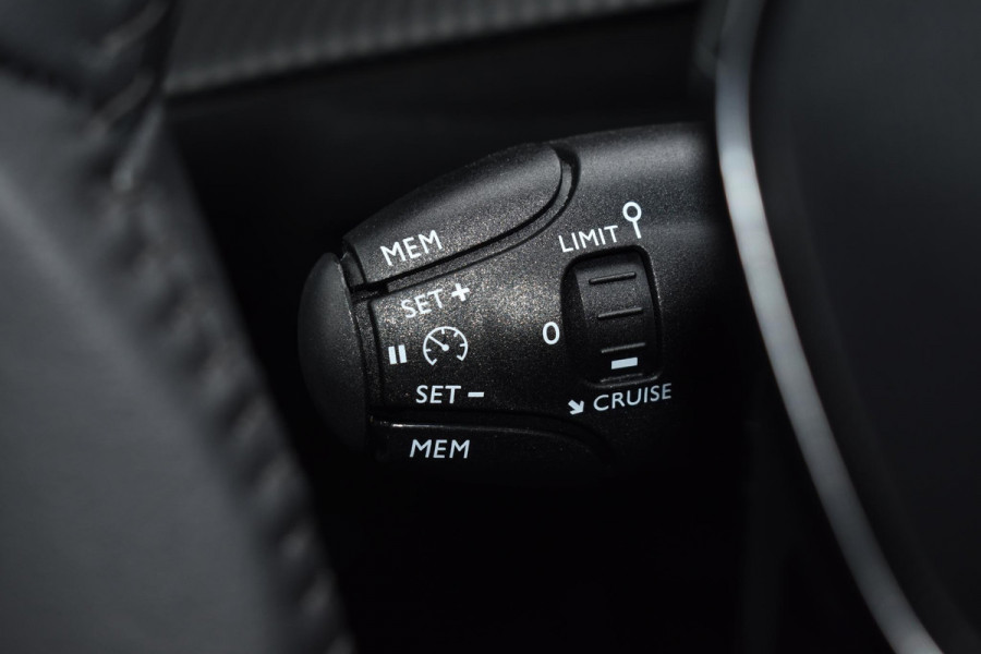 Peugeot 2008 1.2 PureTech 130PK Active Pack | Carplay | Camera | Stoelverw. | Incl. garantie