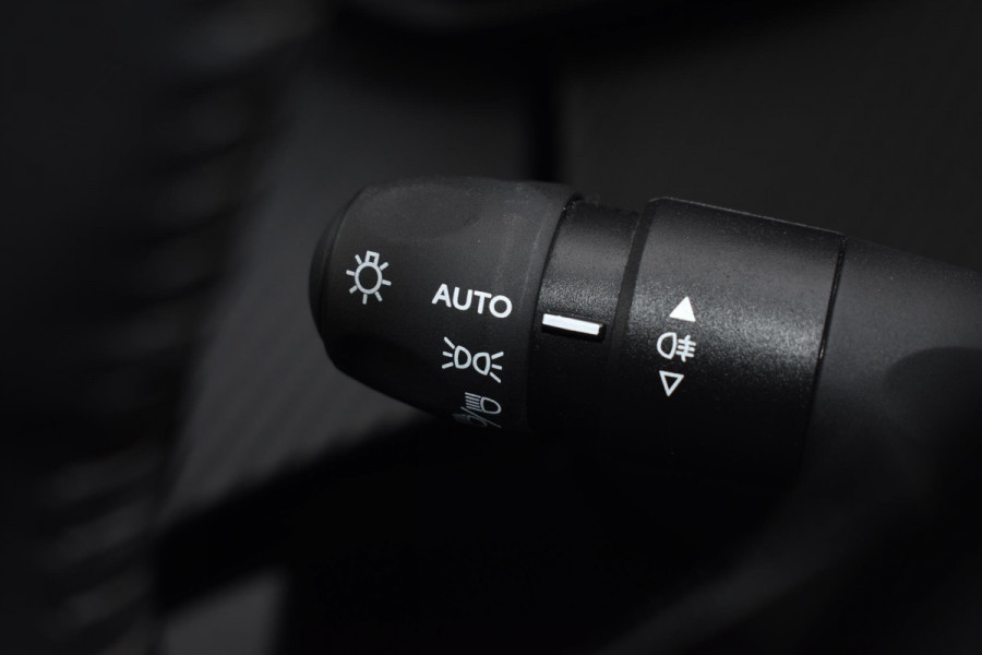 Peugeot 2008 1.2 PureTech 130PK Active Pack | Carplay | Camera | Stoelverw. | Incl. garantie