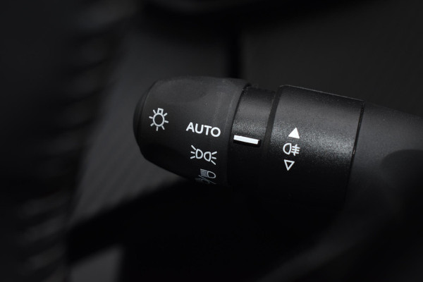 Peugeot 2008 1.2 PureTech 130PK Active Pack | Carplay | Camera | Stoelverw. | Incl. garantie