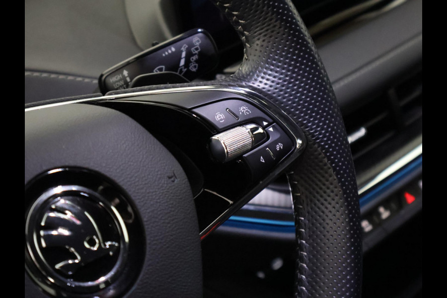 Škoda ENYAQ iV 60 Sportline | Navigatie | Half Leder | Parkeersensoren |