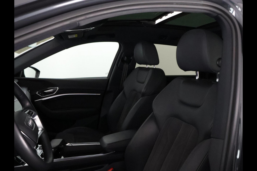Audi e-tron 55 Quattro Black Edition Plus 95 kWh 408 PK | ACCU 89% | 1e eigenaar | Schuif-/Kanteldak | Navigatie |