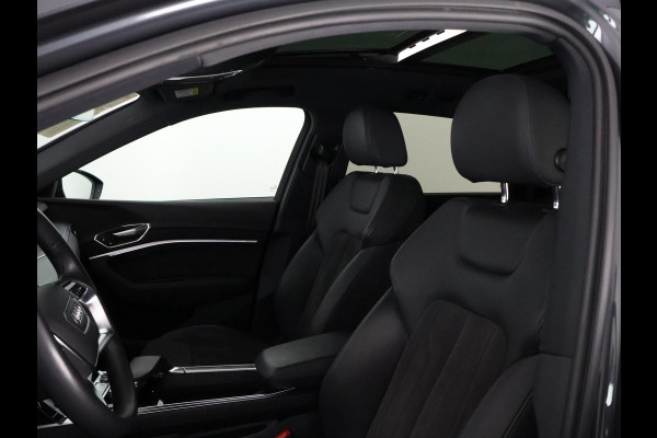 Audi e-tron 55 Quattro Black Edition Plus 95 kWh 408 PK | ACCU 89% | 1e eigenaar | Schuif-/Kanteldak | Navigatie |