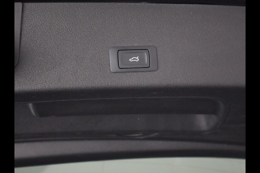 Audi e-tron 55 Quattro Black Edition Plus 95 kWh 408 PK | ACCU 89% | 1e eigenaar | Schuif-/Kanteldak | Navigatie |