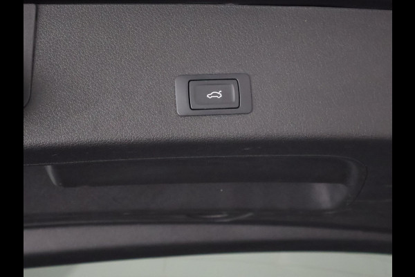 Audi e-tron 55 Quattro Black Edition Plus 95 kWh 408 PK | ACCU 89% | 1e eigenaar | Schuif-/Kanteldak | Navigatie |