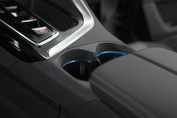 Peugeot 3008 PureTech 130 EAT8 GT | Camera | Dodehoekdetectie | Elektrische Achterklep | Apple Carplay | Stoelverwarming