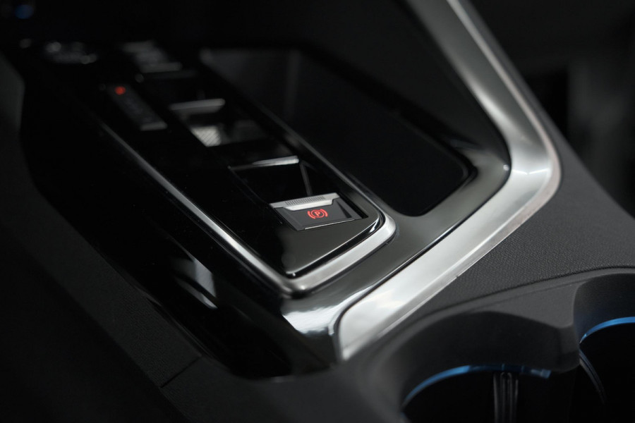Peugeot 3008 PureTech 130 EAT8 GT | Camera | Dodehoekdetectie | Elektrische Achterklep | Apple Carplay | Stoelverwarming