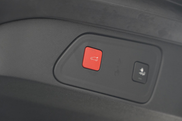 Peugeot 3008 PureTech 130 EAT8 GT | Camera | Dodehoekdetectie | Elektrische Achterklep | Apple Carplay | Stoelverwarming