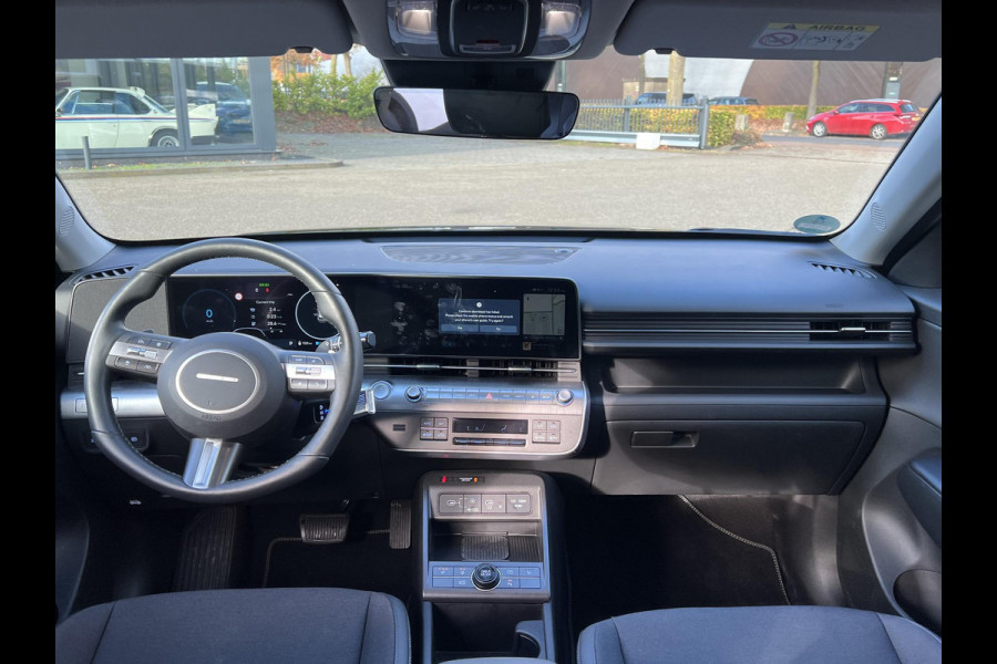 Hyundai Kona Elektro 150 kW Trend 65,4kWh 3-Fase Lader | Dealeronderhouden | Fabrieksgarantie Hyundai tot 2029 | Elektrische Achterklep | Stoel & Stuurverwarming | Afnembare Trekhaak | Rijklaar Geleverd