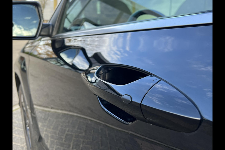 Hyundai Kona Elektro 150 kW Trend 65,4kWh 3-Fase Lader | Dealeronderhouden | Fabrieksgarantie Hyundai tot 2029 | Elektrische Achterklep | Stoel & Stuurverwarming | Afnembare Trekhaak | Rijklaar Geleverd