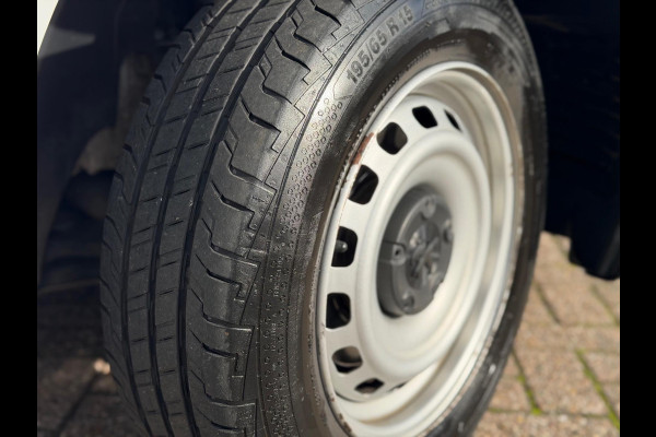 Peugeot Partner 1.2 PureTech Premium 2022 WIT NAVI AIRCO BTW