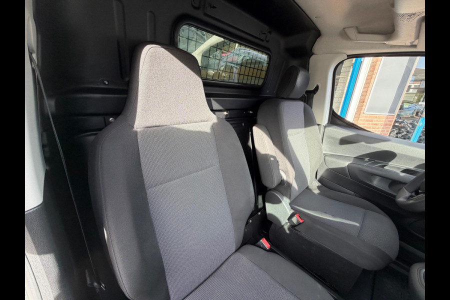 Peugeot Partner 1.2 PureTech Premium 2022 WIT NAVI AIRCO BTW